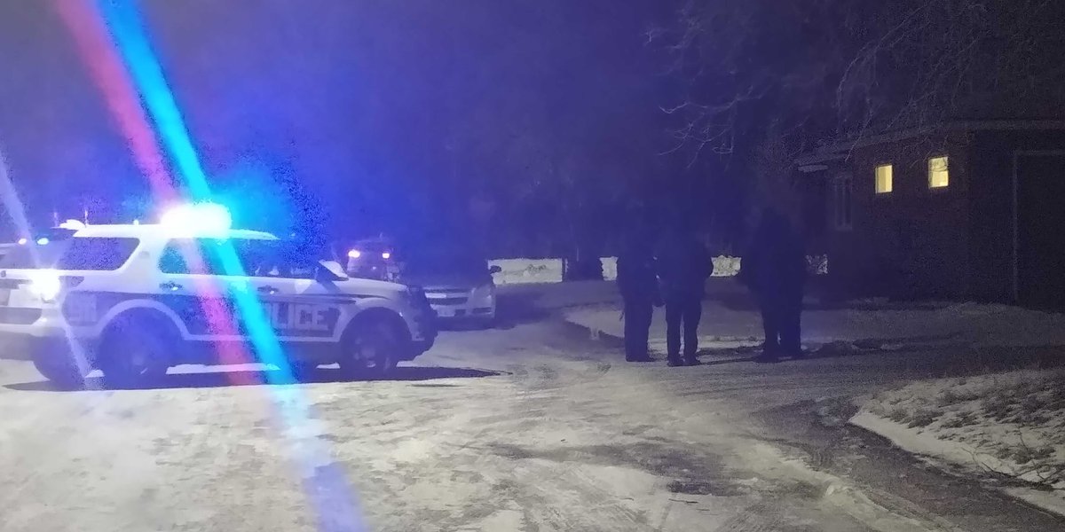 Anchorage police are on the scene of a shooting near North Pine Street that left one woman injured. Police say the suspects fled the area and the street is closed while officers investigate.